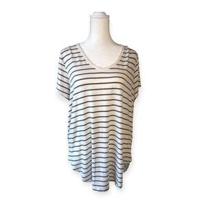 Casual Black & White Striped Tee